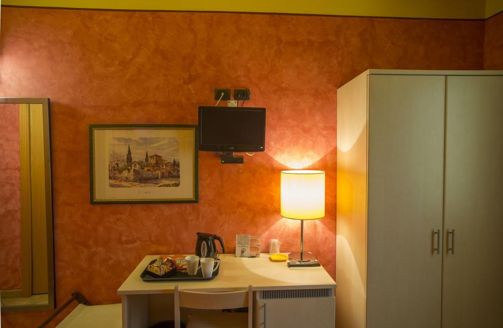 L'Antica Sosta Hotel Castelfiorentino Bagian luar foto