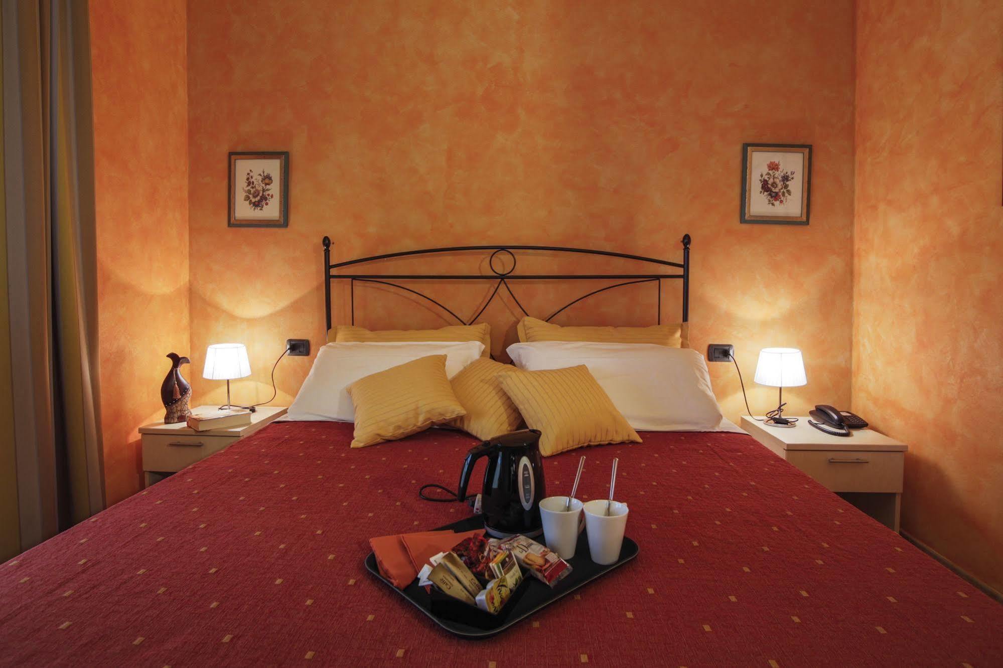 L'Antica Sosta Hotel Castelfiorentino Bagian luar foto